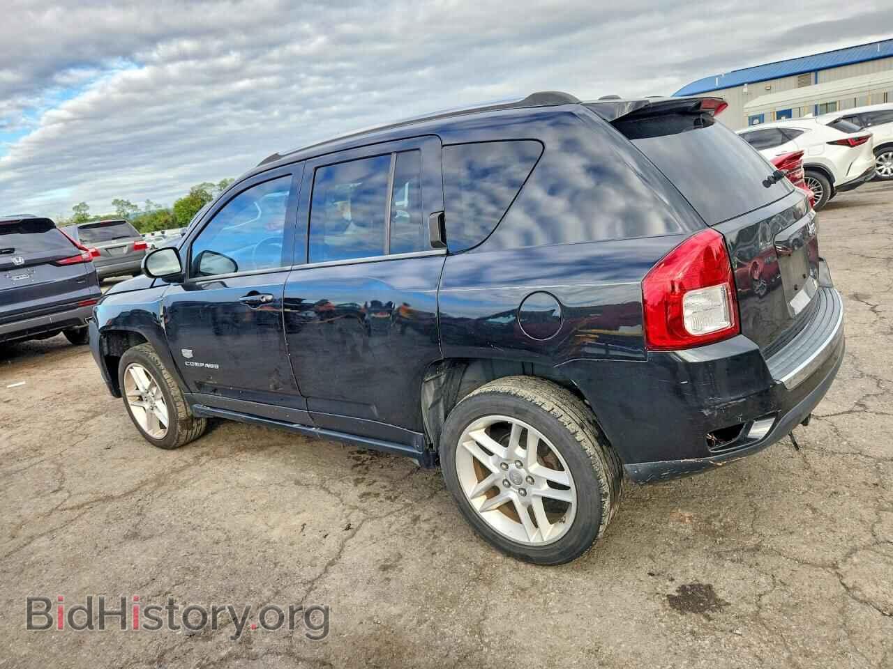 2011 JEEP COMPASS - VIN: 1J4NT5FB7BD203749 - Photo 2