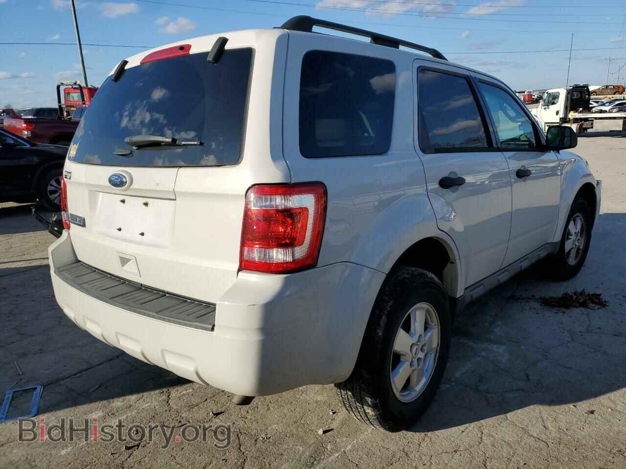 2011 FORD ESCAPE - VIN: 1FMCU0D79BKC19180 - Фото 3