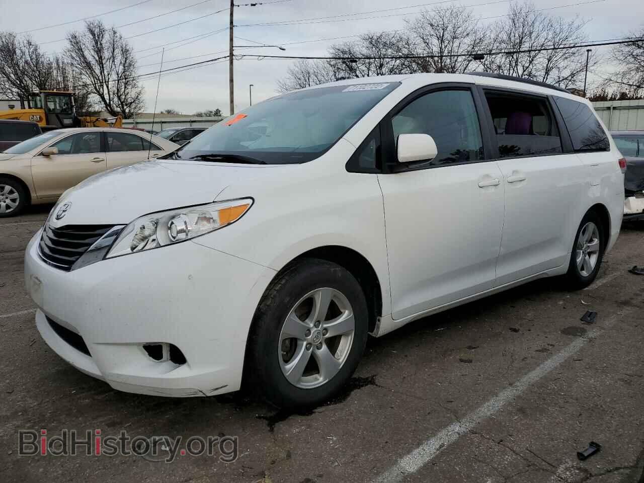 Photo 5TDKK3DC8DS290404 - TOYOTA SIENNA 2013