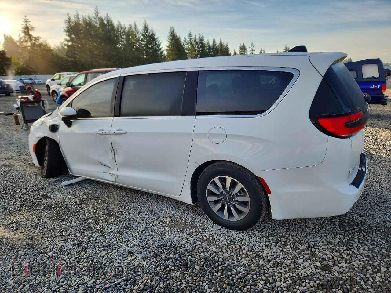 2023 CHRYSLER PACIFICA - VIN: 2C4RC1L73PR622525 - Photo 2