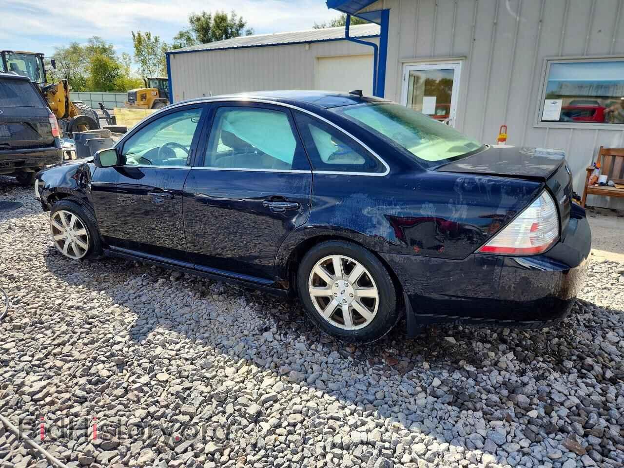 2008 FORD TAURUS - VIN: 1FAHP24W88G120405 - Photo 2