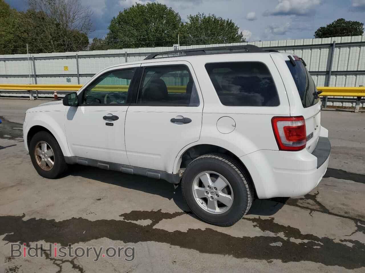 2011 FORD ESCAPE - VIN: 1FMCU0D74BKB54058 - Фото 2