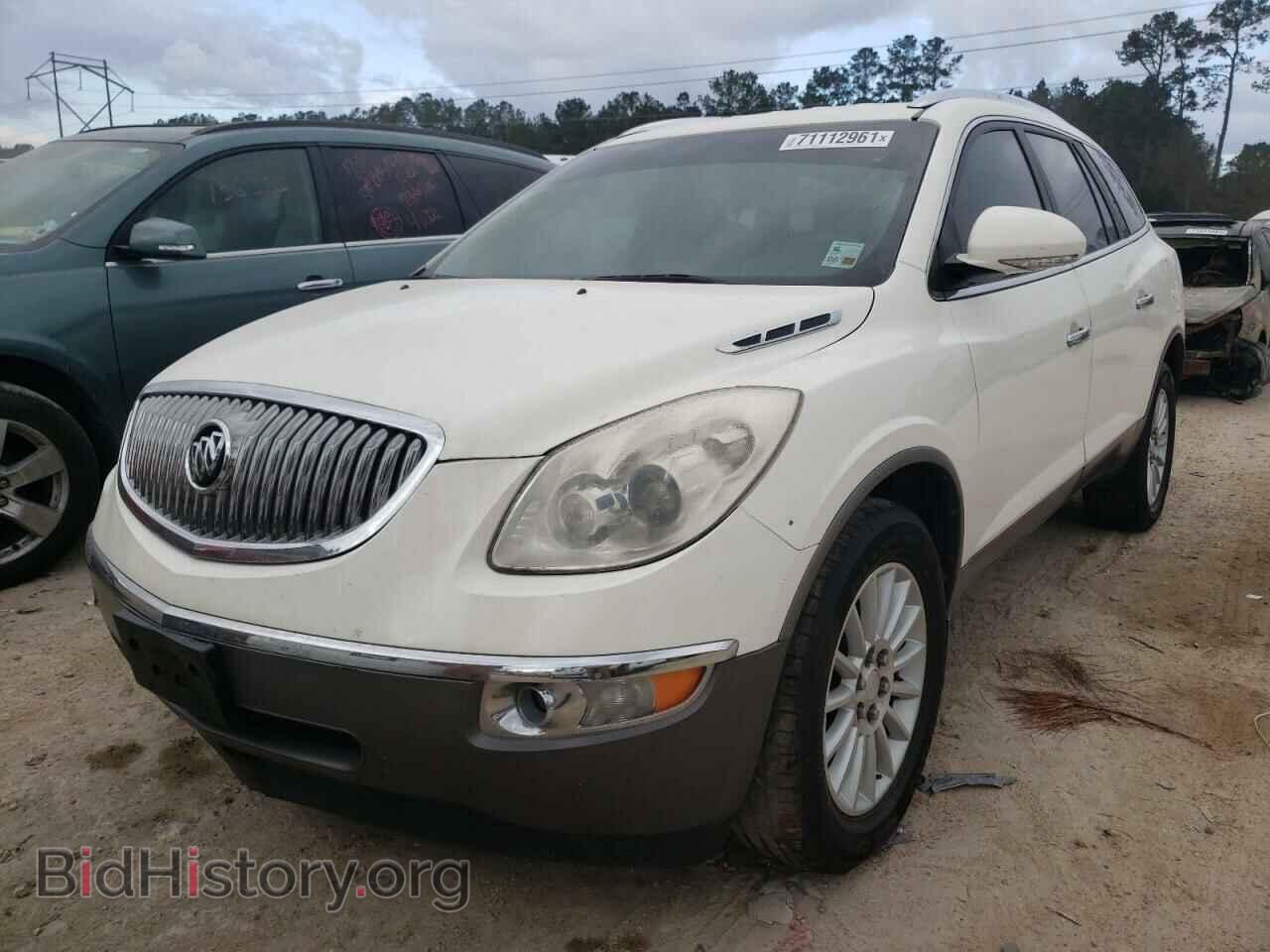 2011 BUICK ENCLAVE - VIN: 5GAKRAED5BJ192059 - Фото 2