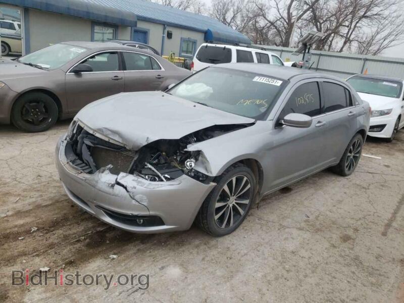 2013 Chrysler 200 (VIN 1C3CCBBG0DN737321) — фото 2 из 10