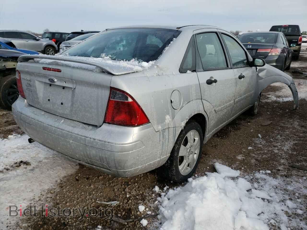 2007 FORD FOCUS - VIN: 1FAFP34NX7W252431 - Фото 4