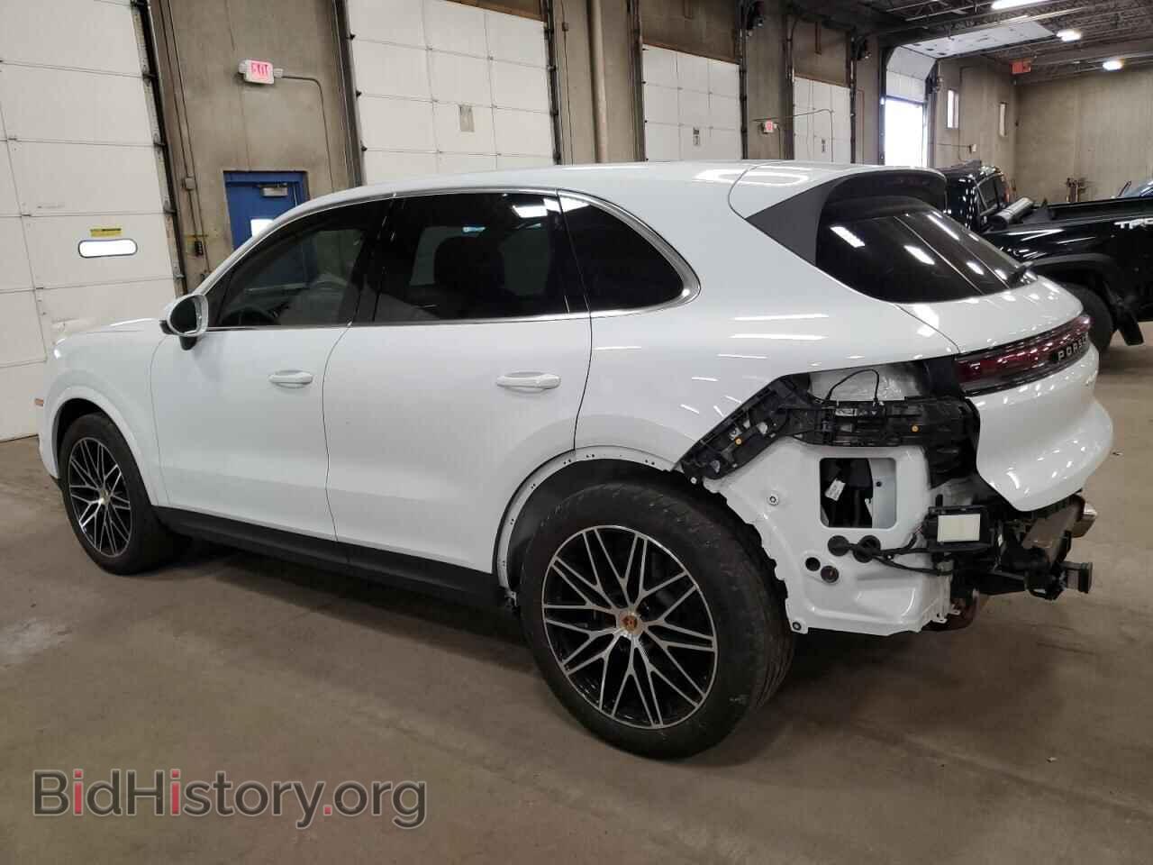 2024 PORSCHE CAYENNE - VIN: WP1AA2AY8RDA00351 - Photo 2