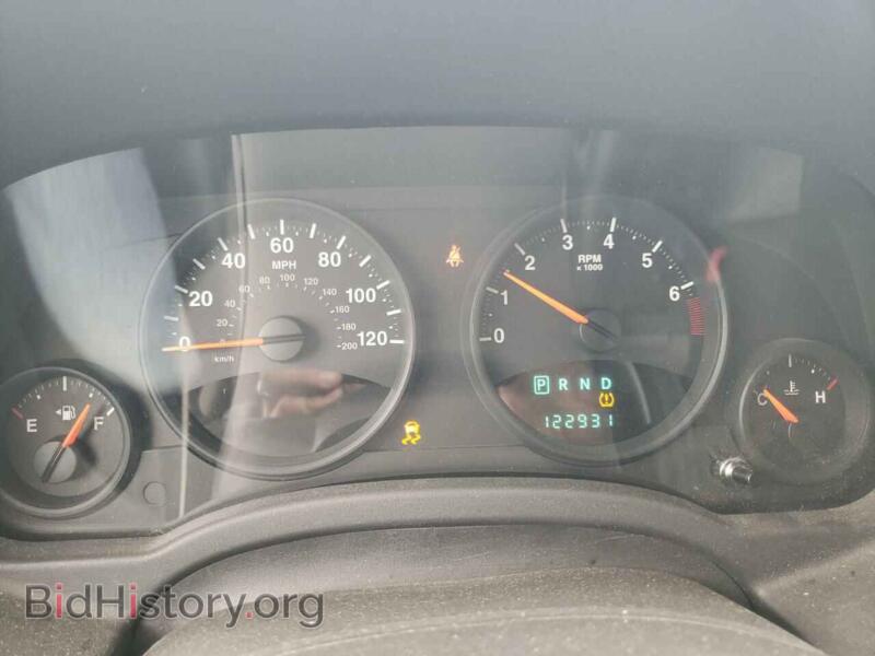 2011 Jeep COMPASS (VIN 1J4NT1FA7BD139812) — фото 8 из 10
