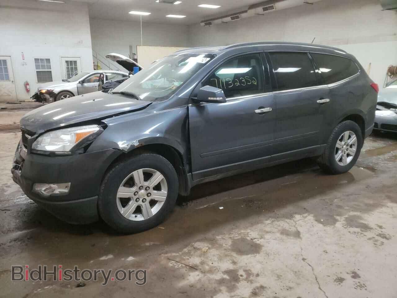 Photo 1GNKRGED0BJ350929 - CHEVROLET TRAVERSE 2011