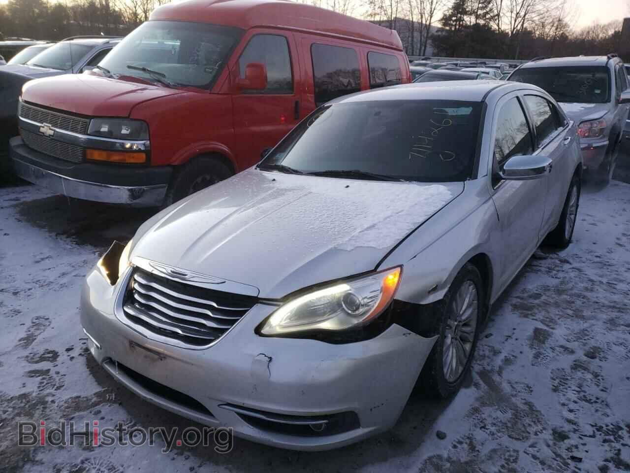 2011 CHRYSLER 200 - VIN: 1C3BC2FG0BN581333 - Фото 2