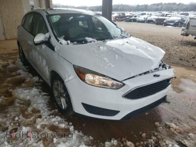2016 Ford FOCUS Focus SE, white — VIN 1FADP3K28GL235175, Copart