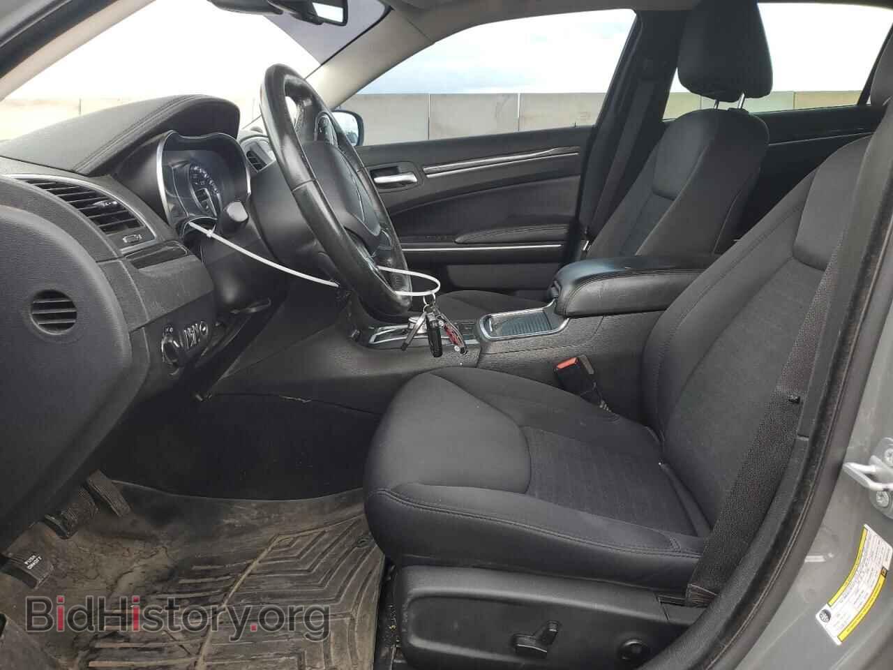 2019 CHRYSLER 300 - VIN: 2C3CCAAG9KH602128 - Фото 7