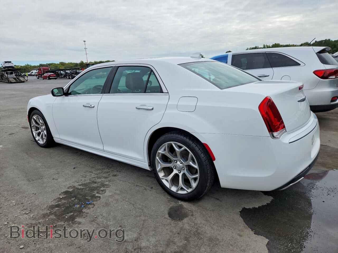 2019 CHRYSLER 300 - VIN: 2C3CCAPT9KH679702 - Фото 2