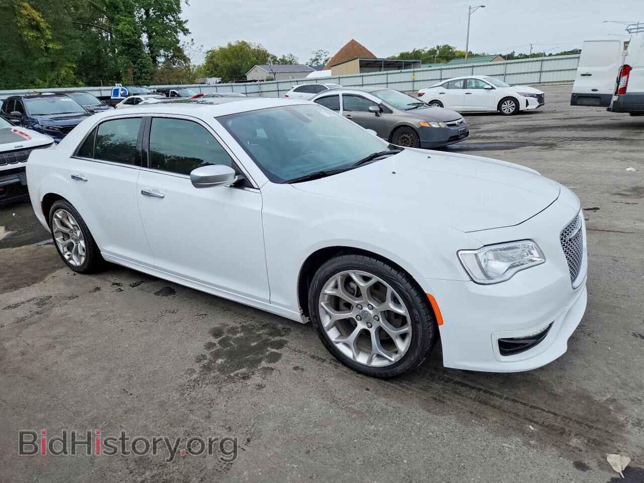 2019 CHRYSLER 300 - VIN: 2C3CCAPT9KH679702 - Фото 4