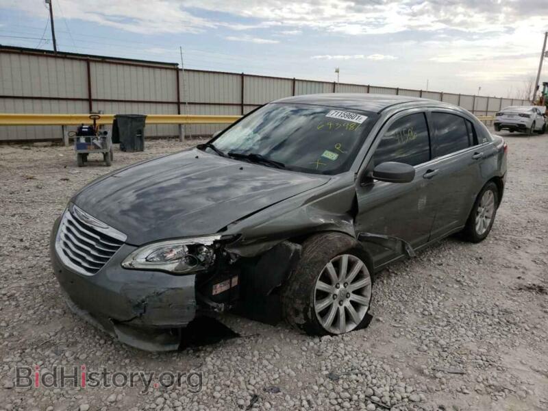 2013 Chrysler 200 (VIN 1C3CCBBB1DN693981) — фото 2 из 10