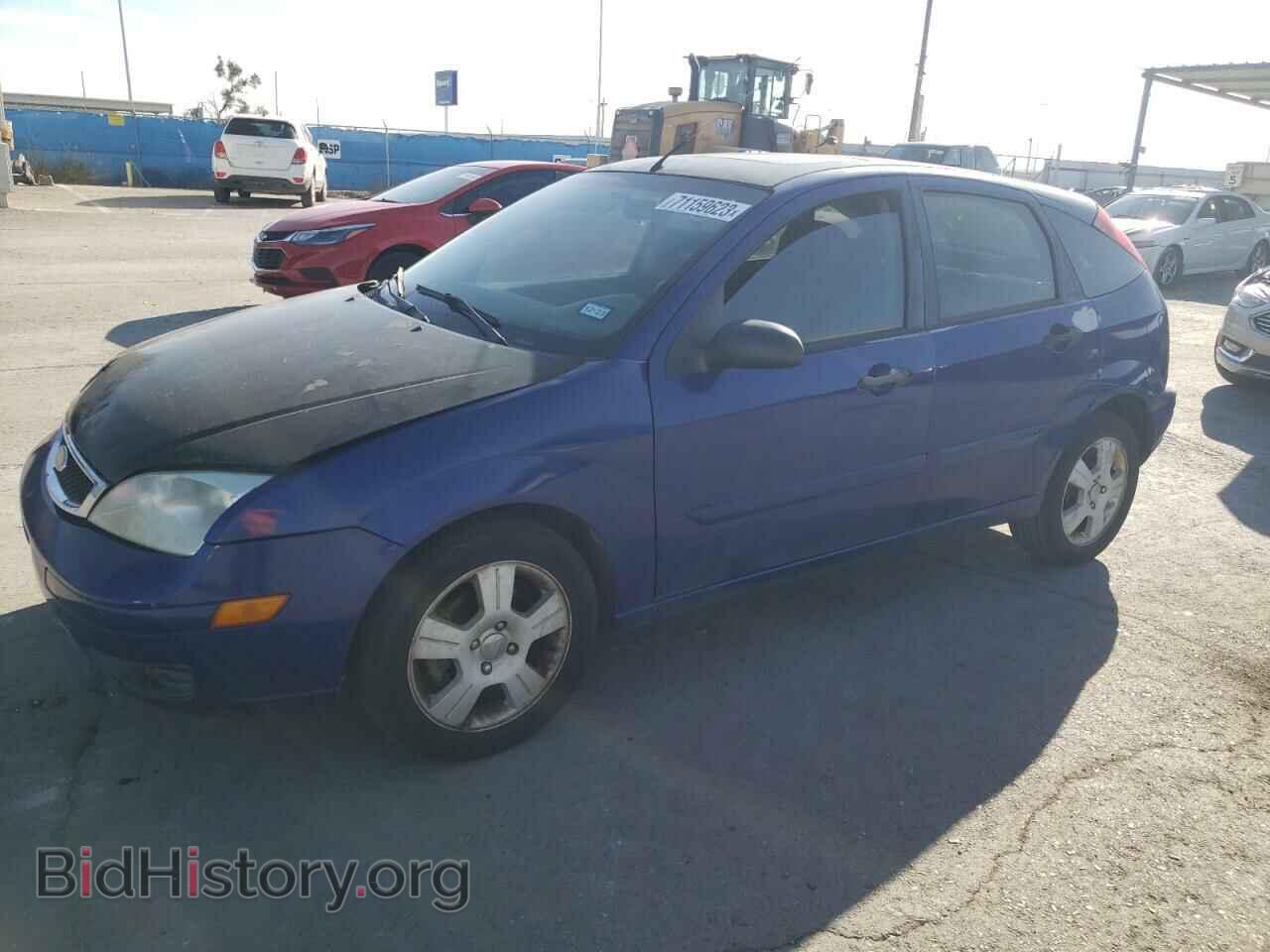 Photo 1FAFP37NX6W176963 - FORD FOCUS 2006