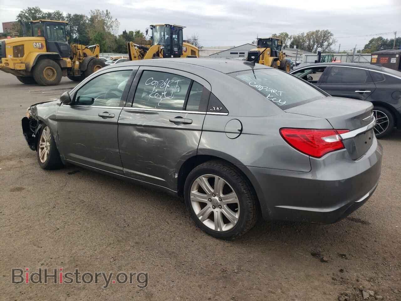 2011 CHRYSLER 200 - VIN: 1C3BC1FG0BN623462 - Фото 2