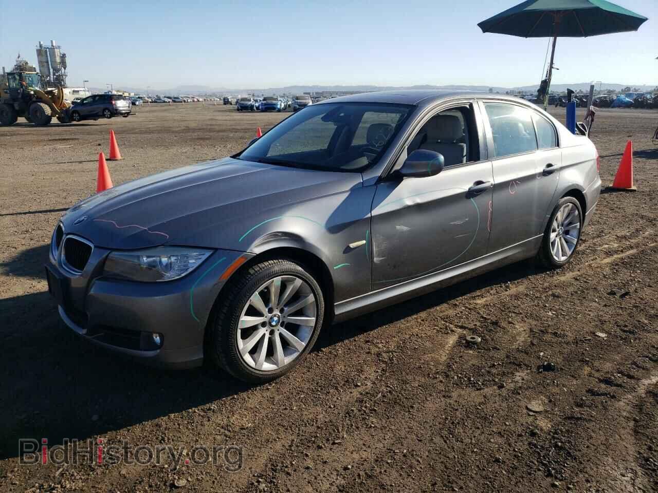 Фотография WBAPH7C53BE679742 - BMW 3 SERIES 2011