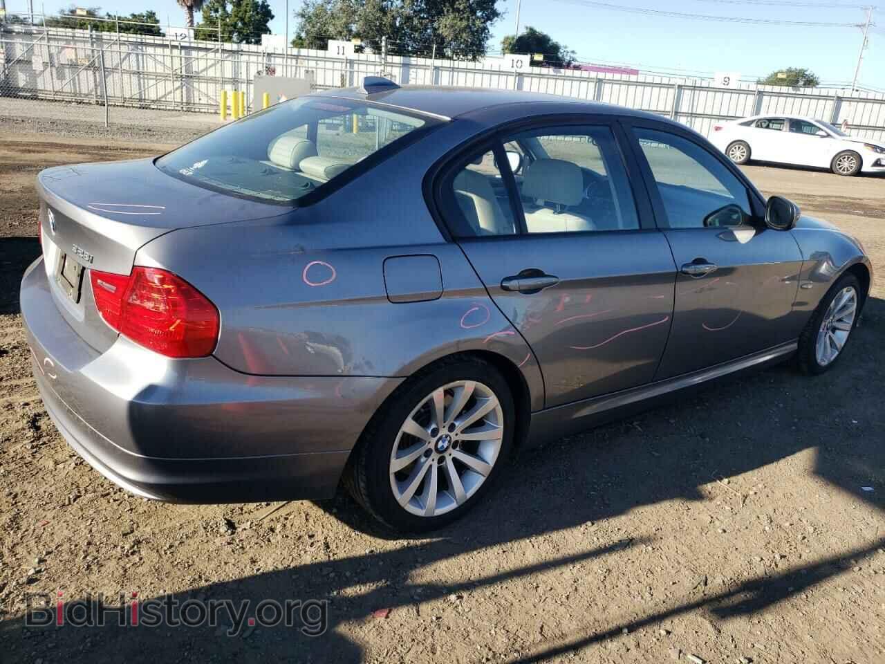 2011 BMW 3 SERIES - VIN: WBAPH7C53BE679742 - Фото 3