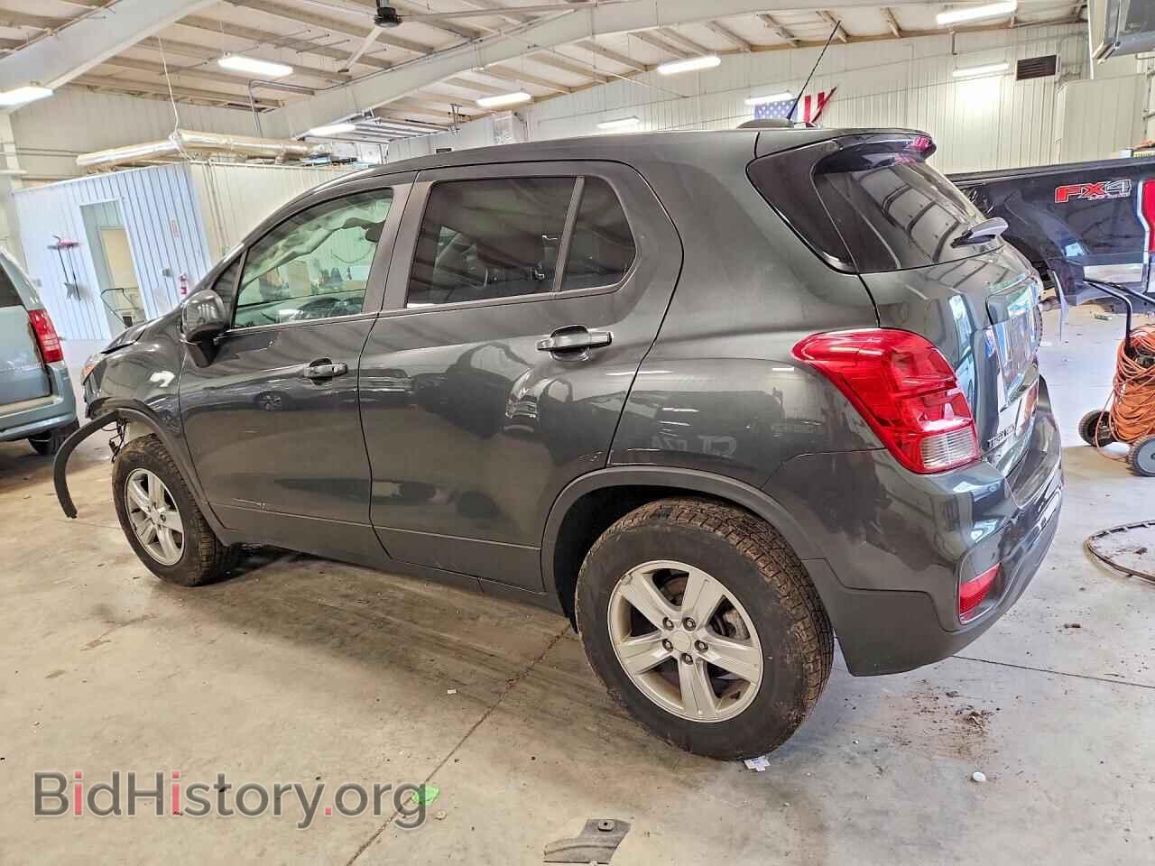 2020 CHEVROLET TRAX - VIN: 3GNCJNSB5LL233313 - Photo 2