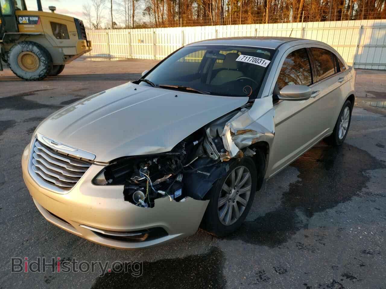 2014 CHRYSLER 200 - VIN: 1C3CCBBGXEN106612 - Фото 2