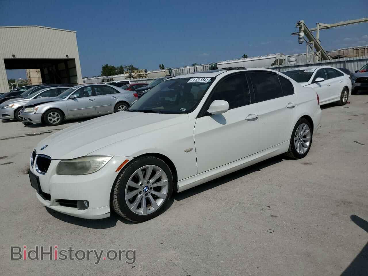 Photo WBAPH7C58BE682071 - BMW 3 SERIES 2011