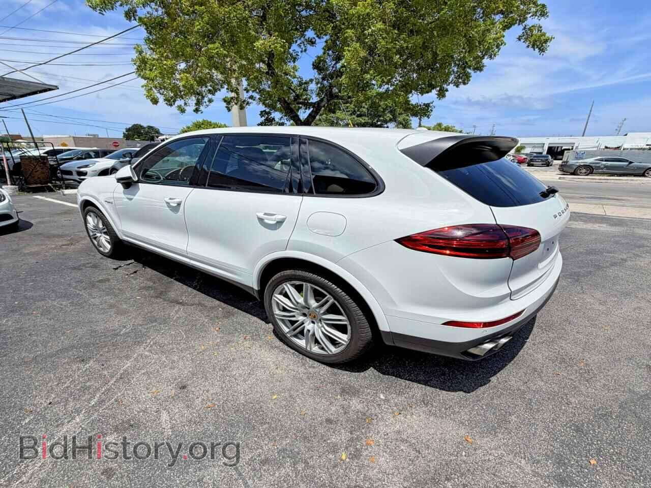 2017 PORSCHE CAYENNE - VIN: WP1AE2A26HLA70970 - Photo 4