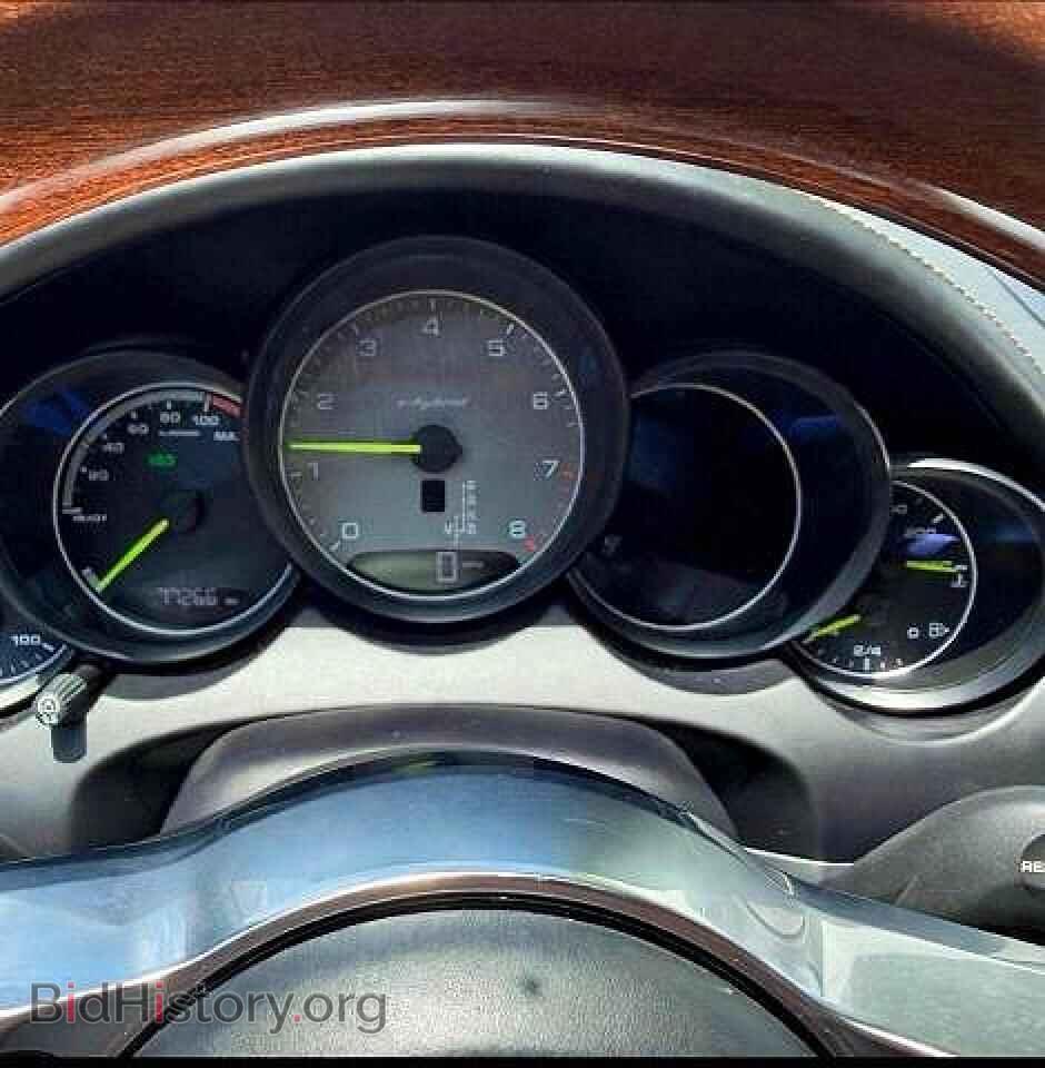 2017 PORSCHE CAYENNE - VIN: WP1AE2A26HLA70970 - Photo 8