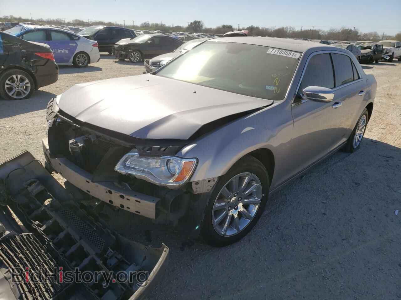2011 CHRYSLER 300 - VIN: 2C3CA6CT0BH522309 - Фото 2