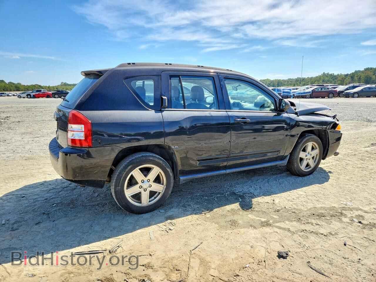 2010 JEEP COMPASS - VIN: 1J4NT4FBXAD553725 - Фото 3