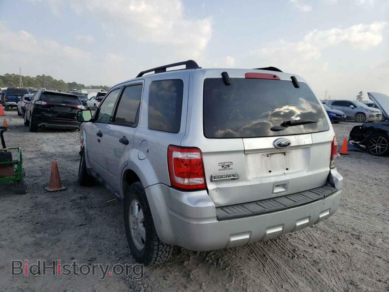 2011 FORD ESCAPE - VIN: 1FMCU0D76BKB51209 - Фото 3