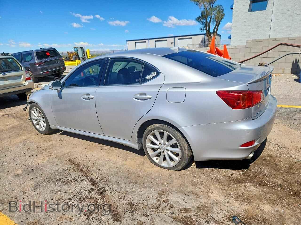 2010 LEXUS IS - VIN: JTHBF5C20A5126301 - Photo 2