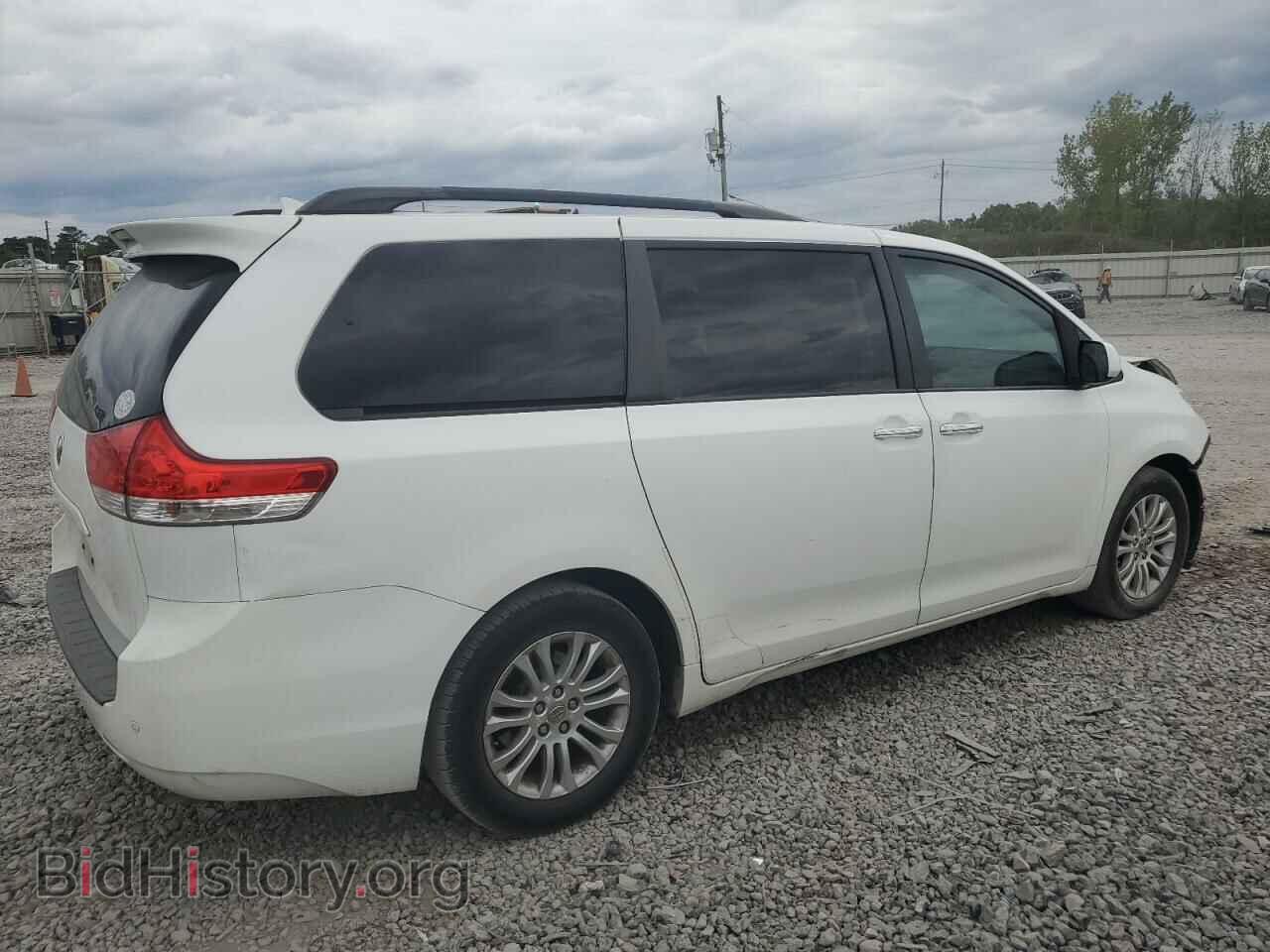 2011 TOYOTA All Models - VIN: 5TDYK3DC4BS162331 - Фото 3