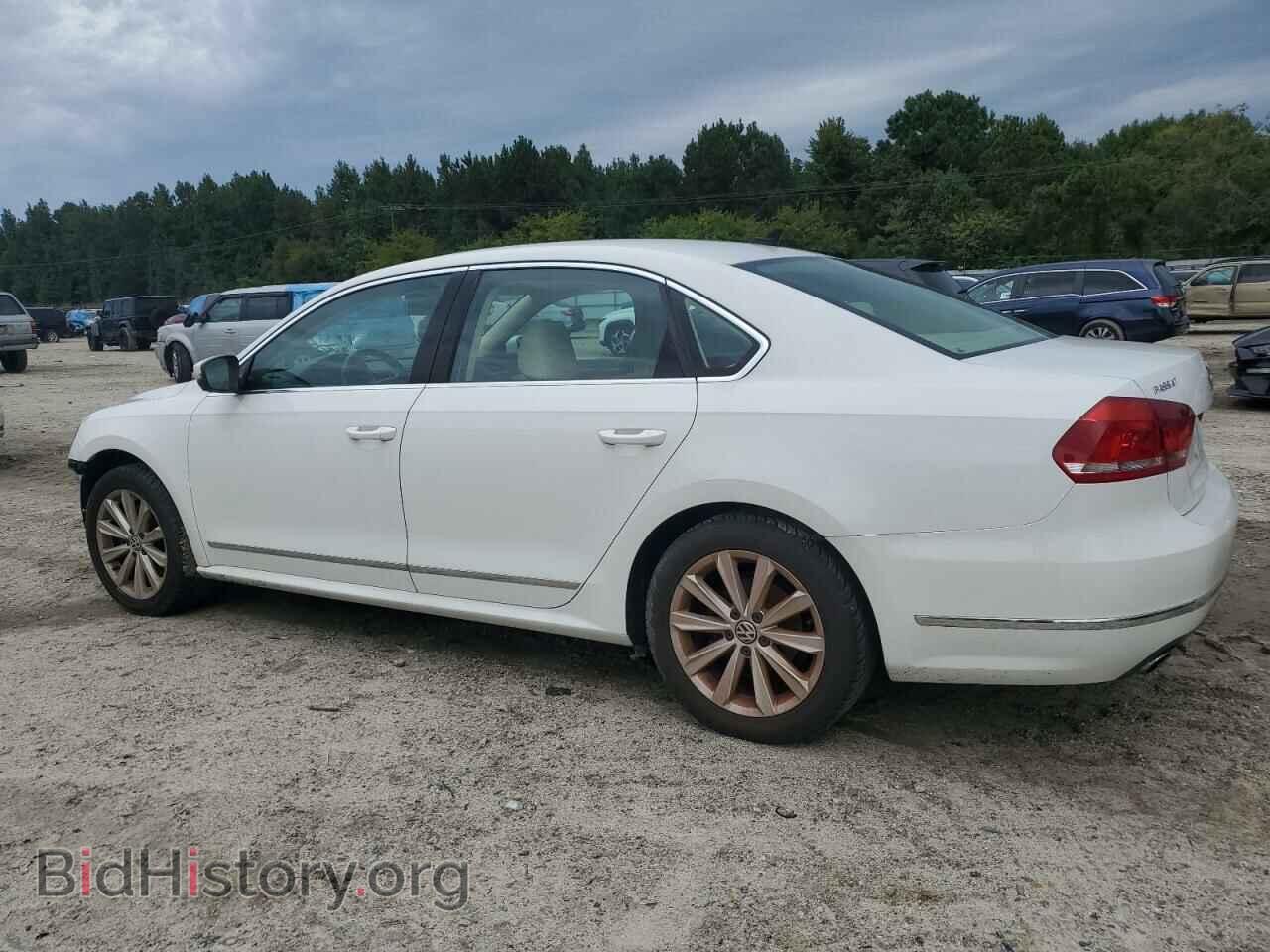 2013 VOLKSWAGEN PASSAT - VIN: 1VWCH7A3XDC015985 - Фото 2