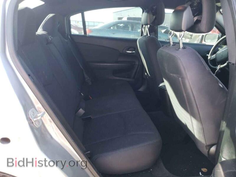 2013 Chrysler 200 (VIN 1C3CCBAB2DN733440) — фото 6 из 10