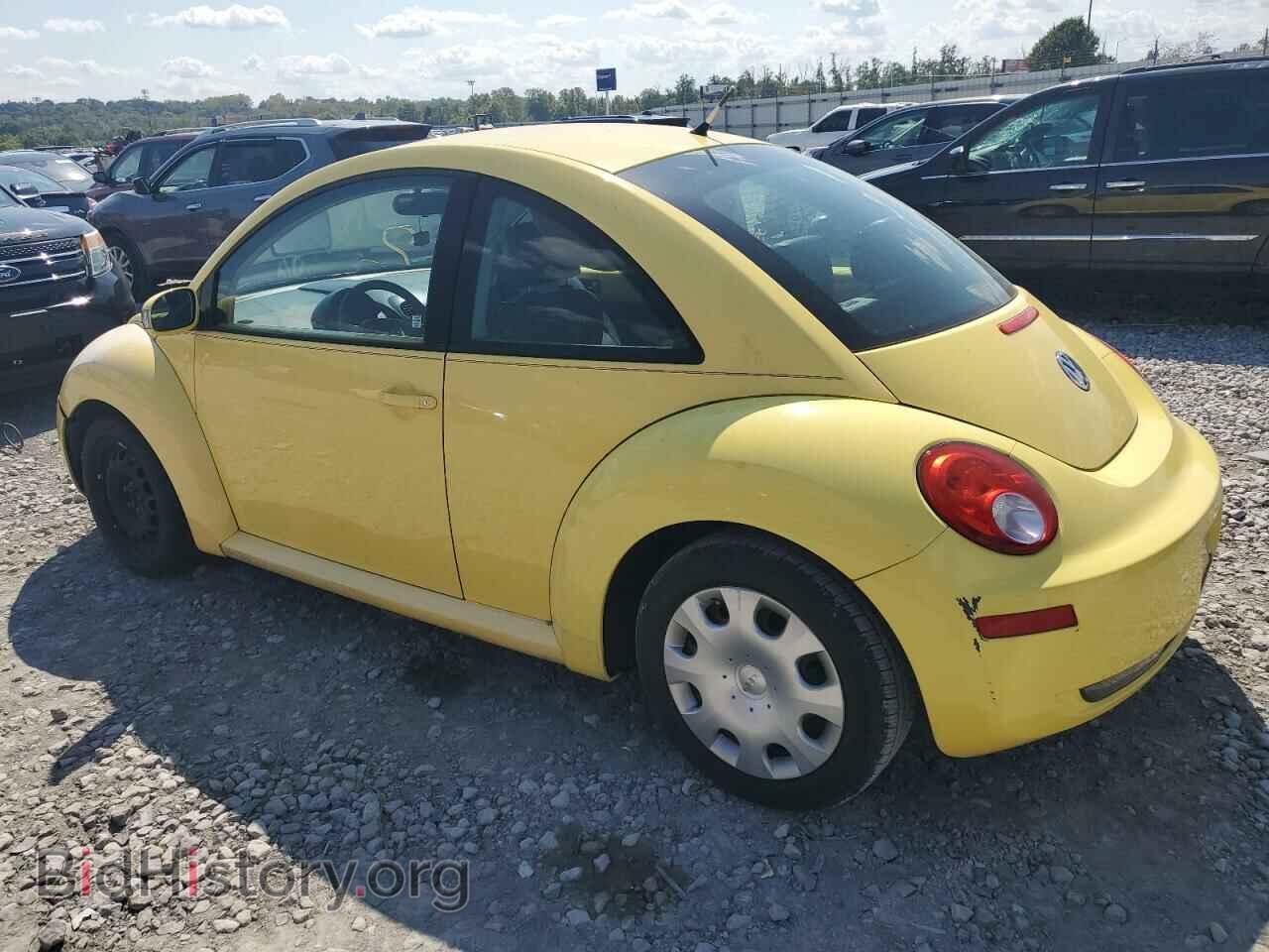 2010 VOLKSWAGEN BEETLE - VIN: 3VWPG3AG6AM009949 - Фото 2