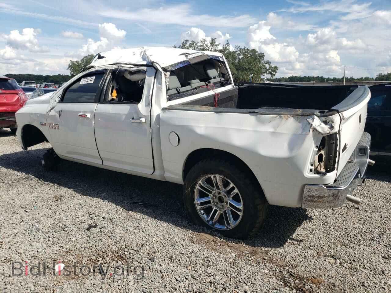 2017 RAM 1500 - VIN: 3C6RR7LT2HG505337 - Фото 2
