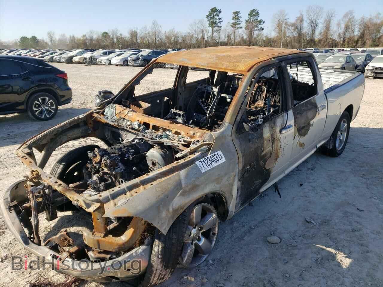 2019 RAM 1500 - VIN: 1C6RR6TT4KS561886 - Фото 2