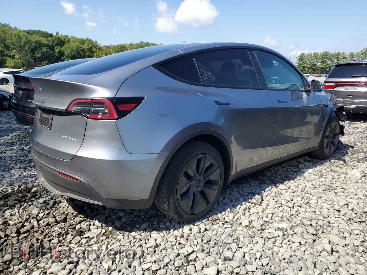 2024 TESLA MODEL Y - VIN: 7SAYGDEE1RA328570 - Photo 3