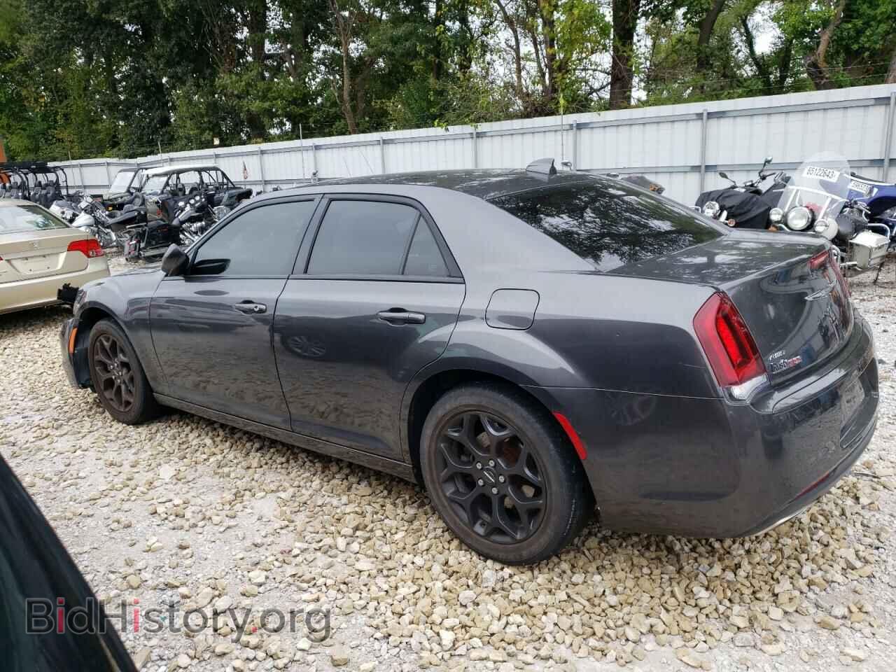 2019 CHRYSLER 300 - VIN: 2C3CCAGG5KH538306 - Photo 2