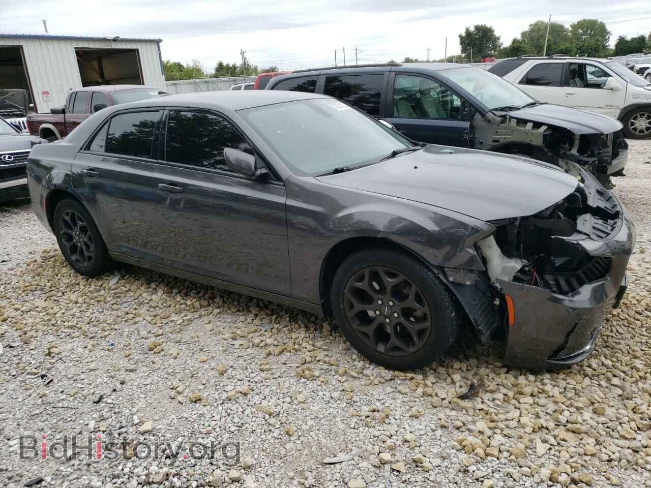 2019 CHRYSLER 300 - VIN: 2C3CCAGG5KH538306 - Photo 4
