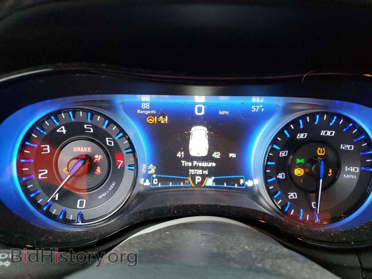 2018 CHRYSLER 300 - VIN: 2C3CCABG6JH249733 - Фото 9