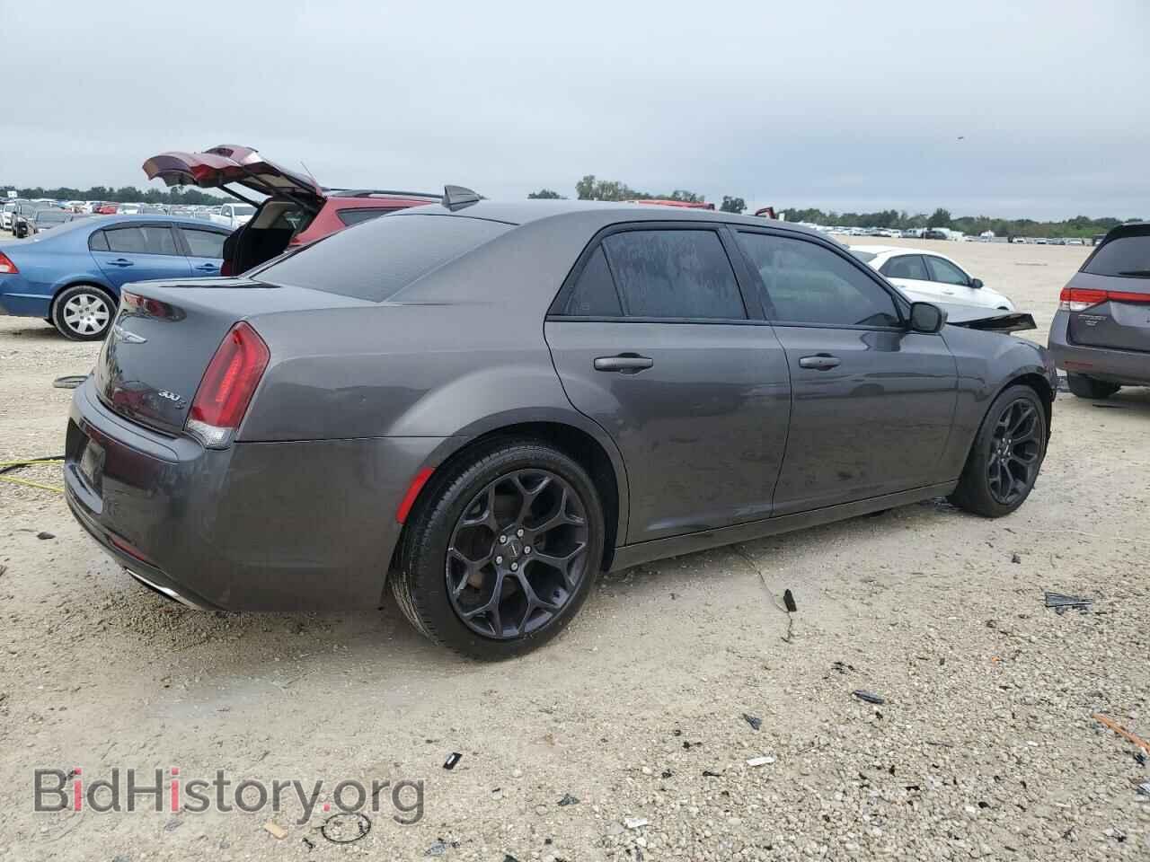 2019 CHRYSLER 300 - VIN: 2C3CCABG3KH516022 - Фото 3