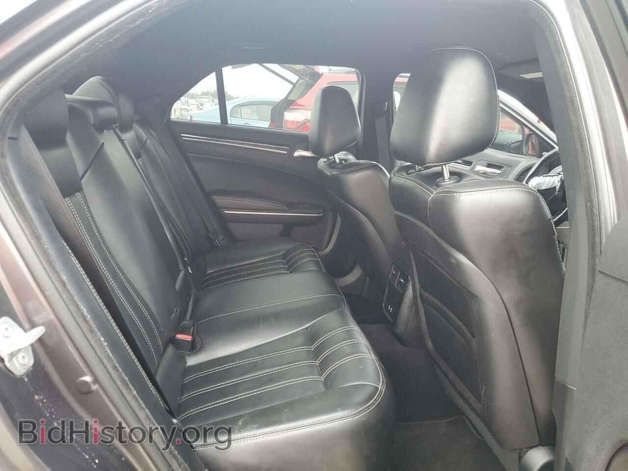 2019 CHRYSLER 300 - VIN: 2C3CCABG3KH516022 - Фото 10