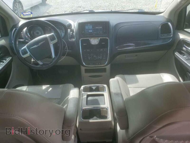 2011 Chrysler MINIVAN (VIN 2A4RR8DG4BR655641) — photo 8 of 12