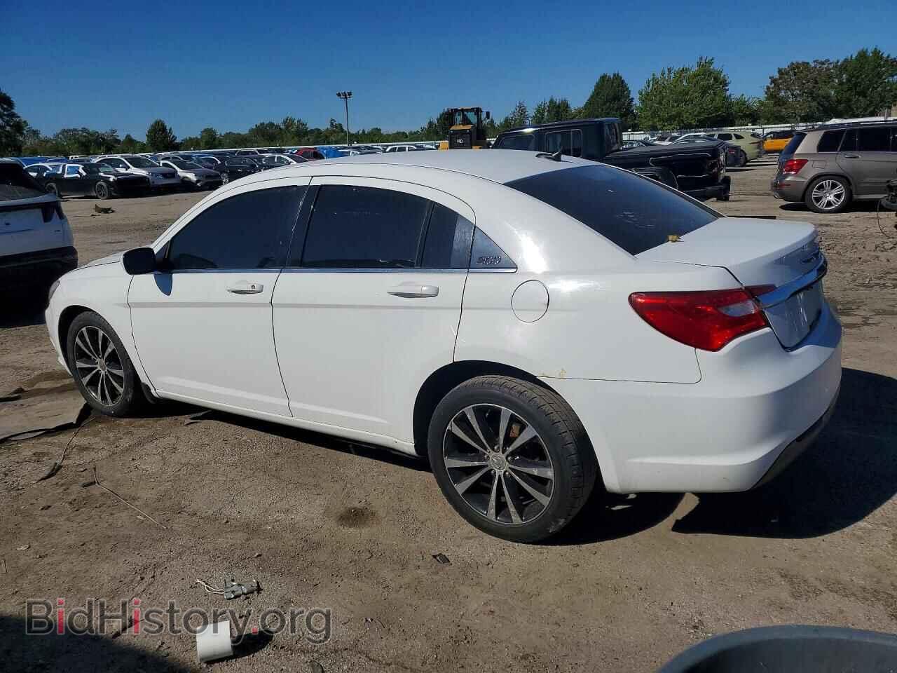 2014 CHRYSLER 200 - VIN: 1C3CCBBB0EN107708 - Photo 2