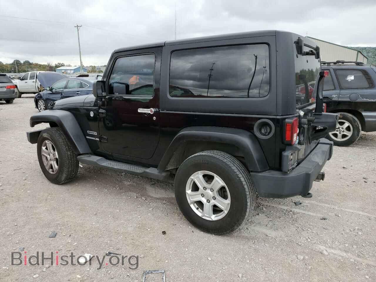 2011 JEEP WRANGLER - VIN: 1J4AA2D1XBL563374 - Фото 2