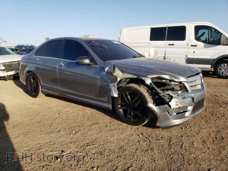 2012 Mercedes-Benz C-CLASS (VIN WDDGF8BB1CF856733) — фото 4 из 12