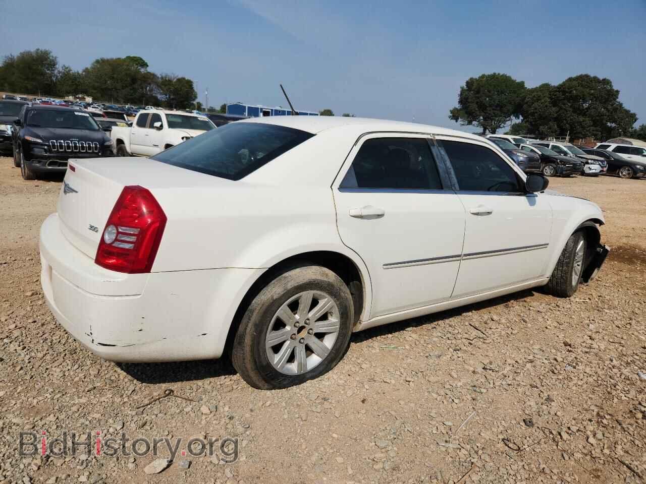 2008 CHRYSLER 300 - VIN: 2C3KA43R68H189661 - Фото 3