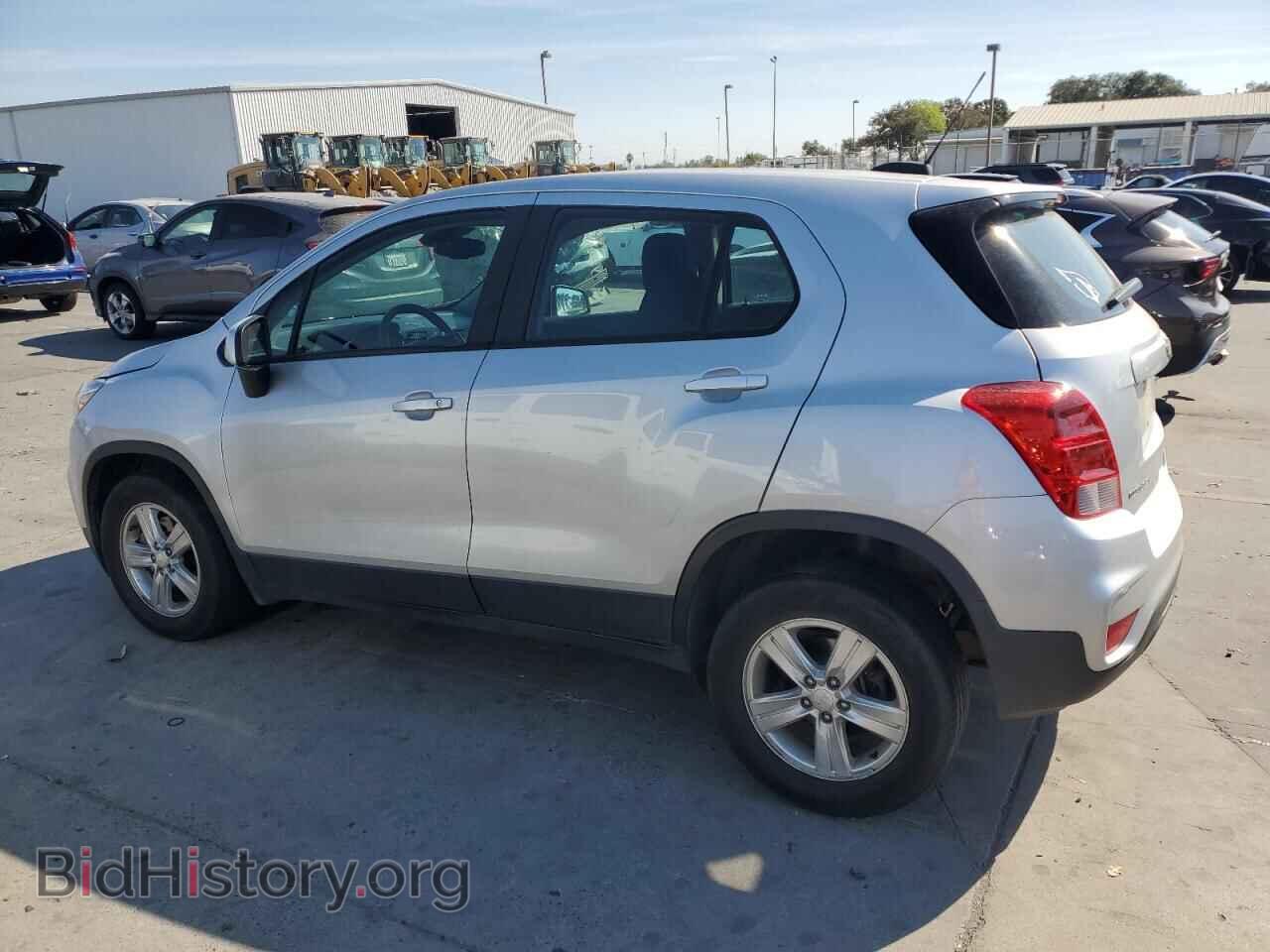 2017 CHEVROLET TRAX - VIN: 3GNCJNSB2HL287708 - Фото 2