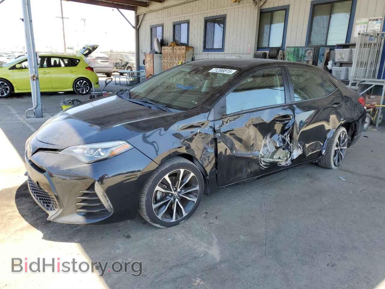Photo 5YFBURHE3JP772453 - TOYOTA COROLLA 2018